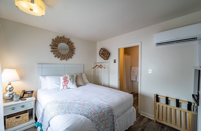 Ocean Glass Inn - Deluxe Room