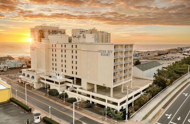 Ocean Key Resort 1 Bedroom Unit directly across the street from the OCEAN!!