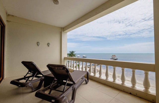 Ocean's Edge 3A, Gorgeous Beachfront Condo, third-floor and steps from beach!
