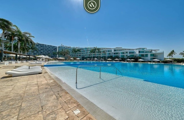 Ocean view 2BR Condo - Private Terrace - Beach
