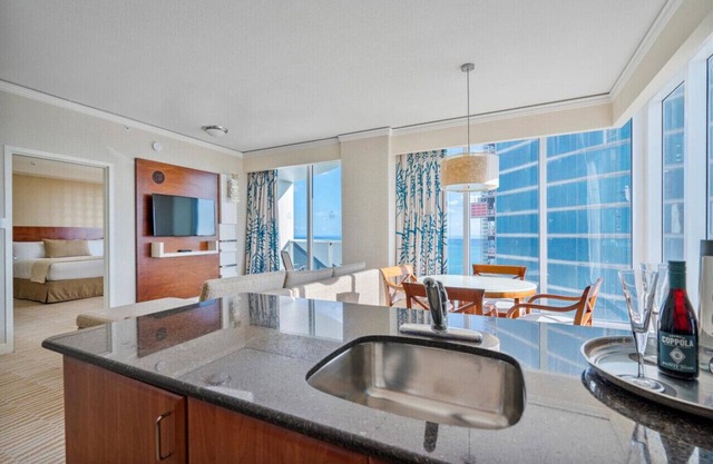 Ocean View Apartment w/ Kitchen in Luxury Beach Resort