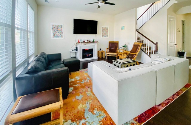 Ocean View Beach Club designer home with bikes, resort-style pool, sauna & gym
