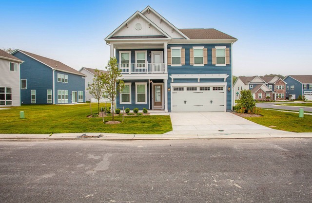 Ocean View Beach Club stylish home with outdoor pool, fast WiFi, & wet bar