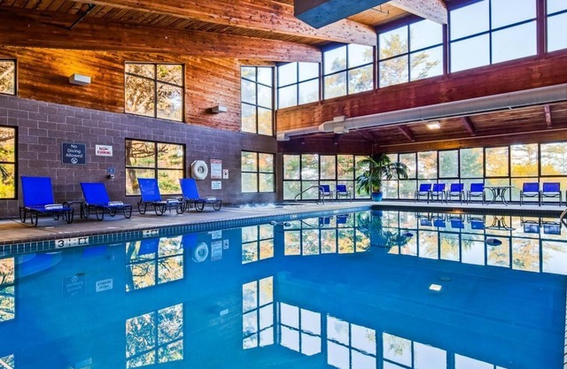 Ocean View Family-Friendly Room: Close to Yaquina Bay Lighthouse