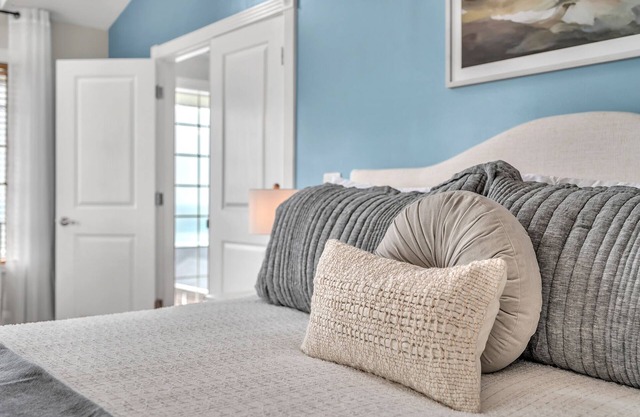 Ocean View Haven - Walk to the Beach