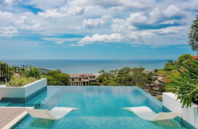 Ocean view home with infinity pool & soccer pitch near Tamarindo beach