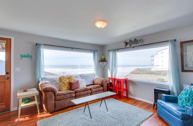 Disfruta de las artes de Nye Beach, tiendas, restaurantes y la playa con 1 perro.