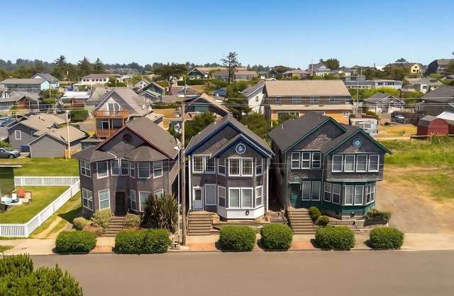 Ocean view homes with hot tubs, enclosed yard, fireplace - 1 block to the beach