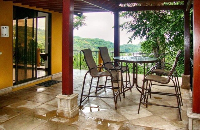 Ocean view, Junglew villa close to beach, Villa Serena