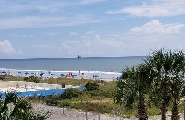 Estudio con vista al mar en el OceanFront Landmark Resort con impresionantes instalaciones de agua