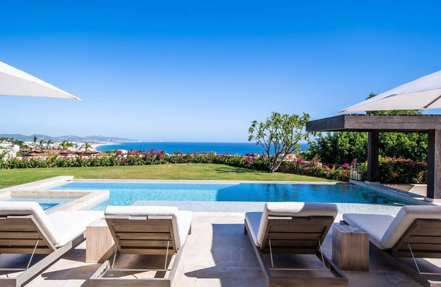 Villa con vista al mar con túnel privado a la hermosa playa - Construcción nueva