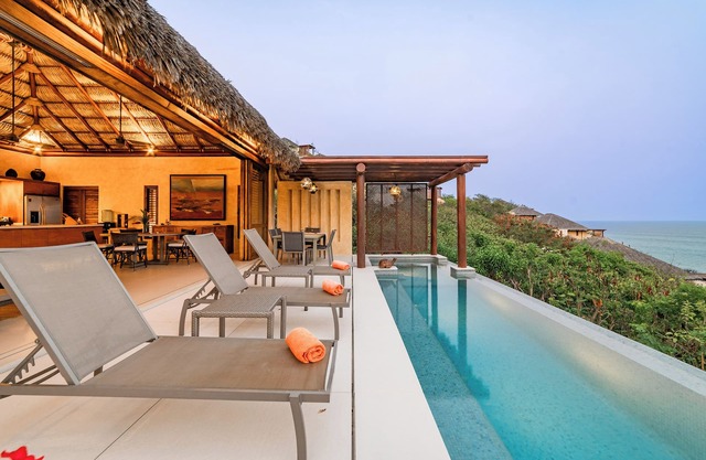 Comunidad frente a la playa | Ocean View Villa w / Servicios increíble complejo de estilo
