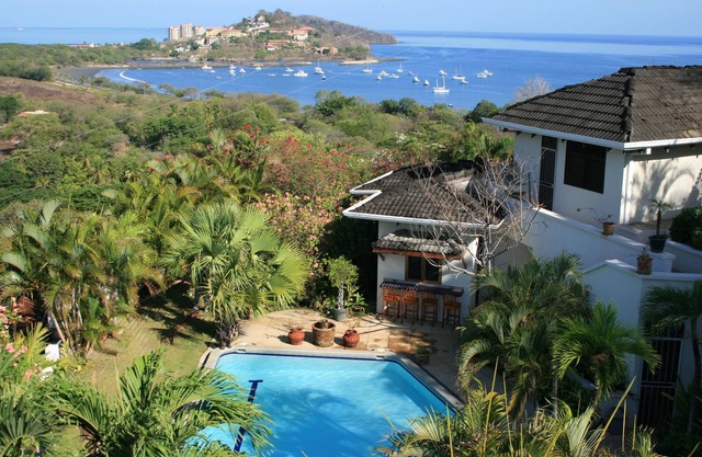 VILLAS CASA LOMA (Suite 302) EL MEJOR SECRETO DE FLAMINGO BEACH POR MÁS DE 30 AÑOS