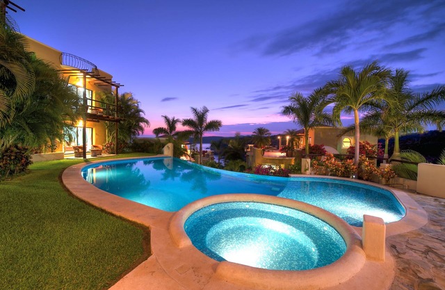Vistas al mar, acceso a la playa, casita española de la bahía (condominio)