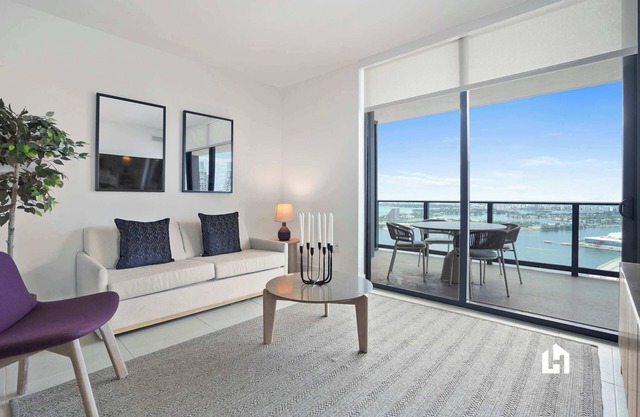Spacious Condo with Stunning Ocean Views and Pool in Downtown