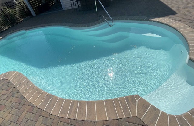 4 dormitorios con vista al mar y piscina privada!