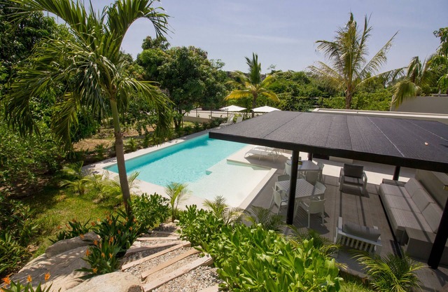 Vistas al mar con terraza en la azotea y piscina privada