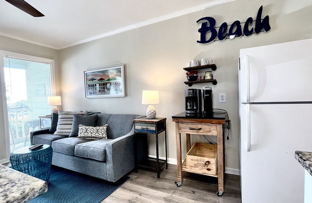 Oceanfront 1 BR Condo with Pier and Pool