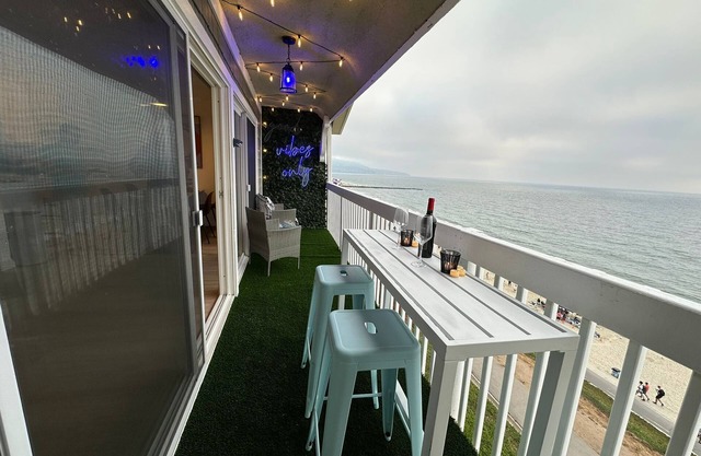 Oceanfront 2BR/2BA w/ Stunning Views in Redondo Beach!