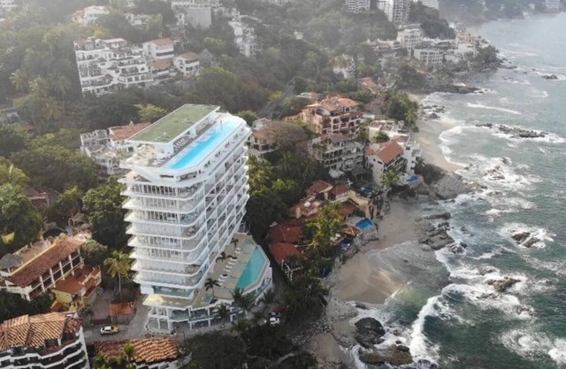 Oceanfront 6 bedroom Penthouse w/ 360 degree views - Orchid