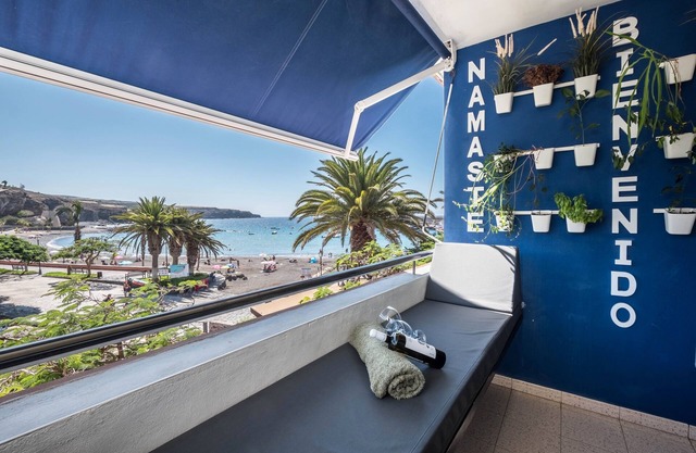 Hermoso apartamento en la playa "SPR Playa San Juan" en primera linea, con terraza y Wi-Fi, estacionamiento disponible.