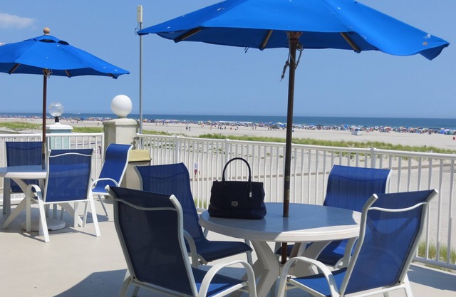 Belleza frente al mar * WOW * Otoño / Invierno * 2BR 2BA con cubierta * 2 piscinas * Parrillas * Elev