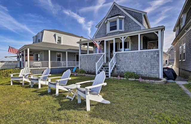 ¡NUEVO! Frente al mar Marshfield Home w / Porche + Grill!
