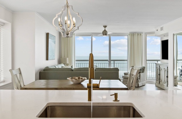 Oceanfront-Family Friendly-Renovated-Beautifully Appointed-2026 Calendar Open
