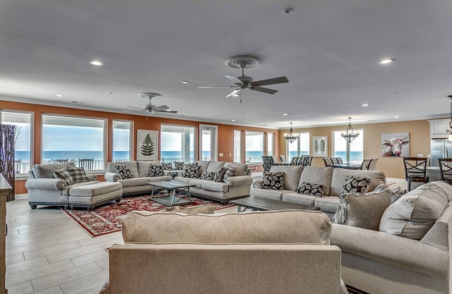 NUEVO para 2019 - Oceanfront Home - Sleeps 26! 8BR / 8. 5BA