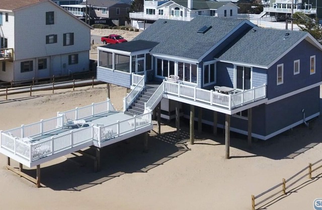 Oceanfront home “Sea Watch” ~~brand new pool