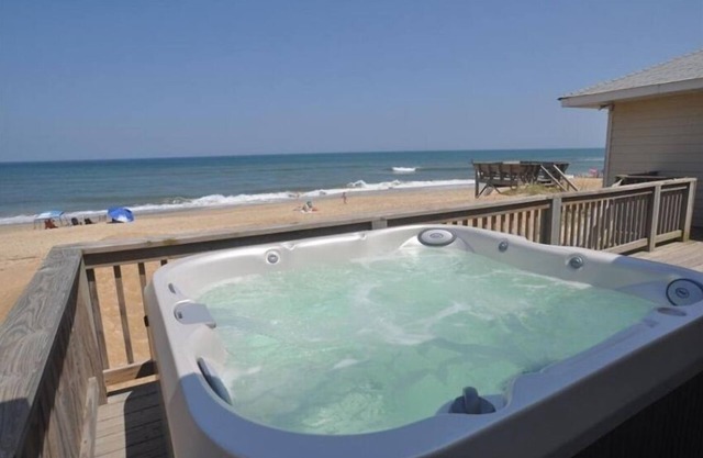 Frente al mar, Bañera de hidromasaje Oceanside, 4 habitaciones, 2 baños, amplia terraza