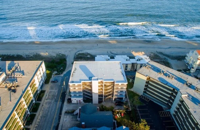 2 dormitorios OceanFront Condo 81st St. S