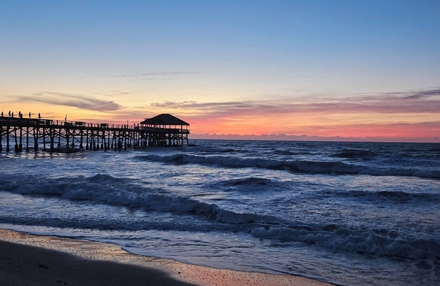 Oceanfront Top Floor Direct Views of Cocoa Beach, the Pier and Space Launches