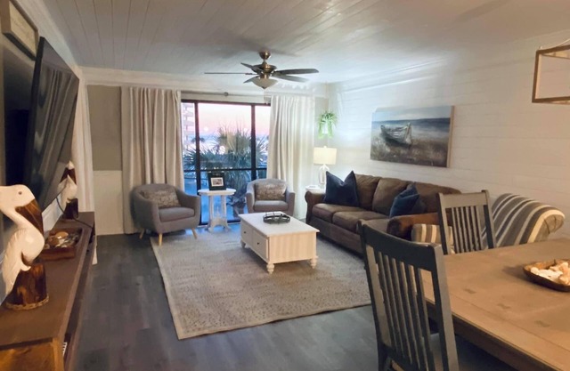 New to VRBO-- Oceanview Edgewater Resort, Villa 3214