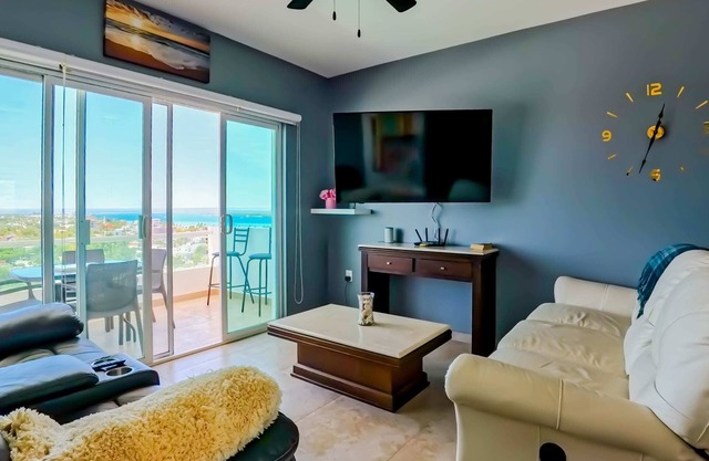 Oceanview Getaway with Balcony, Pool & BBQ Access