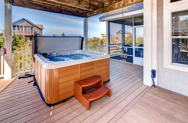 Pacífica casa con vista al mar en Salvo con jacuzzi, sala de juegos, fácil acceso a la playa y más