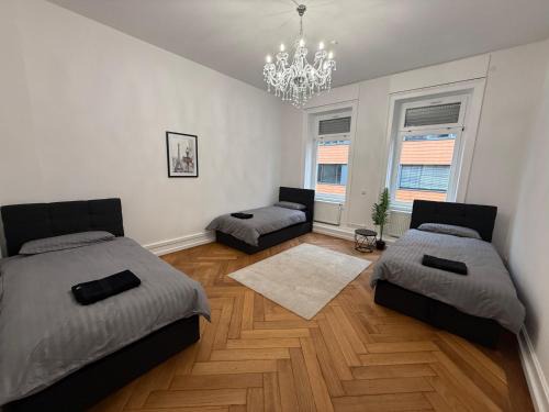 Offenbach 200m2 10 Personen O1