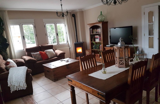 OFERTA APARTAMENTO 3, CASA RURAL (04 PAX ) A 2,5 KM DE CUENCA CAPITAL