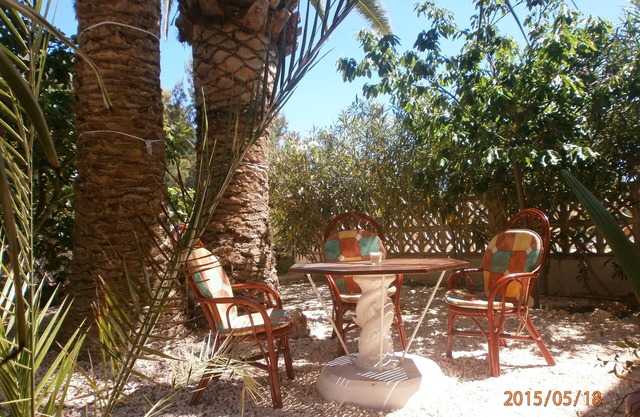 !OFERTA ! GRAN CASA CON PISCINA PRIVADA Y JARDIN, CERCA DE PLAYA