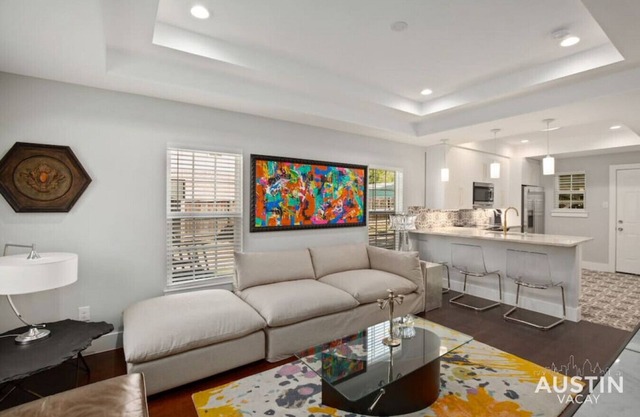 Camine o pasee en UT / E 6th / Downtown East Side House