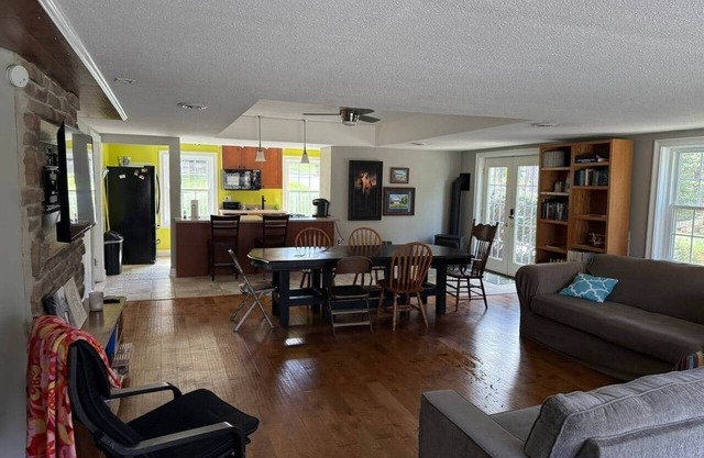 Charming 2-bedroom Kirtland apartment - Walk to Kirtland Temple