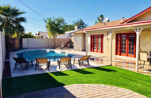¡Pueblo Viejo! - ¡Duerme 24!- Entretener Dist + Pool + Fire Pit + BBQ + Bares + Compras