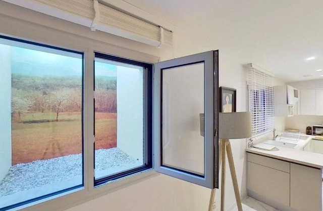 Olivier apartment independent, large garden, very quiet, basement