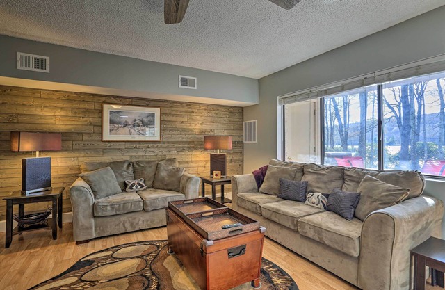 On Big Boulder Lake: Condo w/ Community Pools!