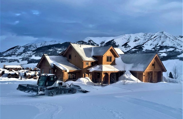 On resort in Prospect Development-Summer Oasis w/ Trampoline. Winter Ski In/Out