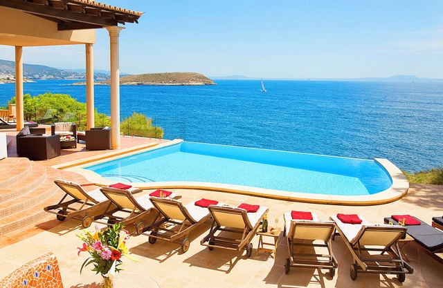 En primera línea de mar con piscina y bañera de hidromasaje - Casa Juan Carlos
