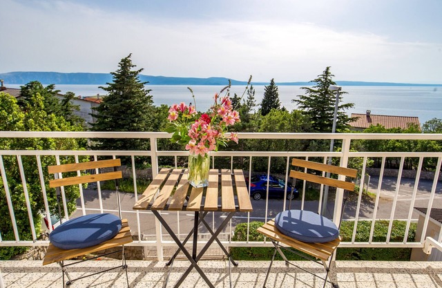 Apartamento de una habitación con balcón y vista al mar Klenovica, Novi Vinodolski (A-5575-b)