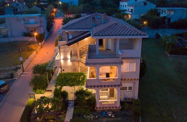 Apartamento de una habitación con una terraza Lopar, Rab (A-18388-b)