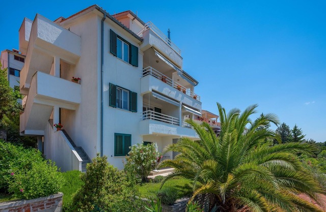 Apartamento de una habitación con un balcon Rabac, Labin (A-17739-a)