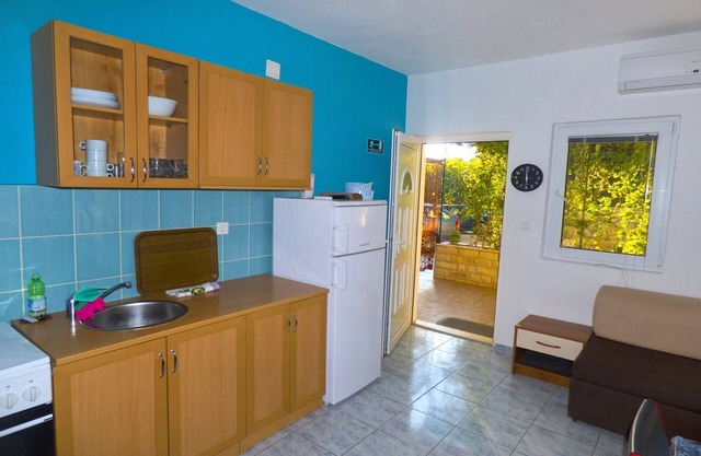 Apartamento de una habitación con una terraza Ivan Dolac, Hvar (A-8782-c)
